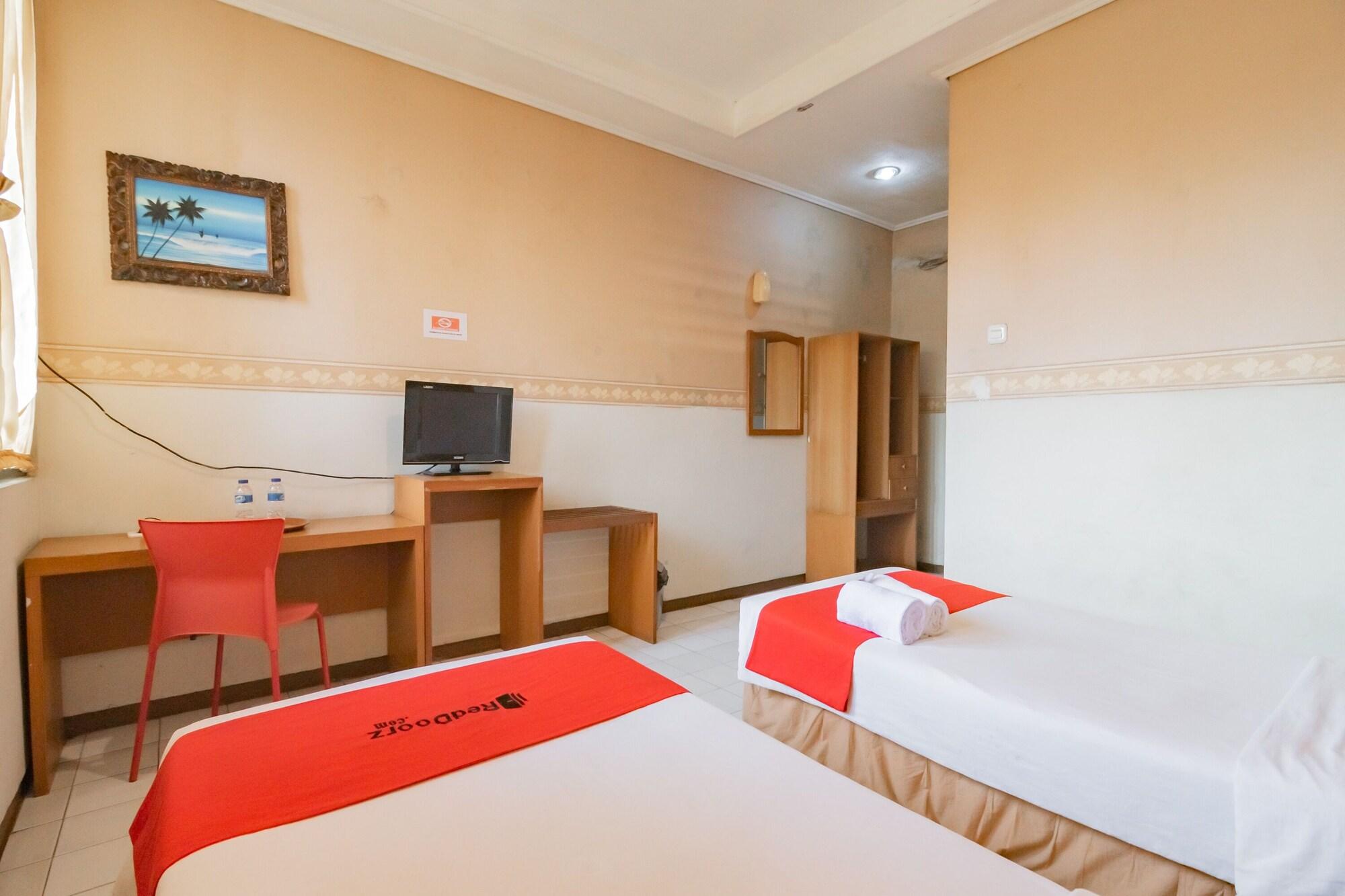 Reddoorz Plus @ Sukamulya Pasteur 2 반둥 외부 사진