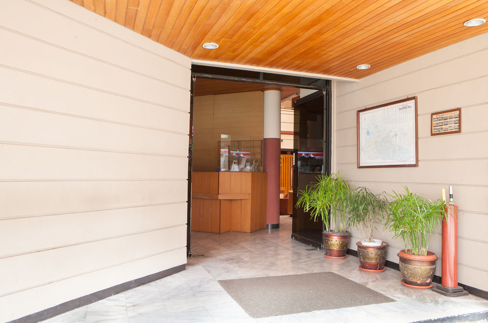 Reddoorz Plus @ Sukamulya Pasteur 2 반둥 외부 사진